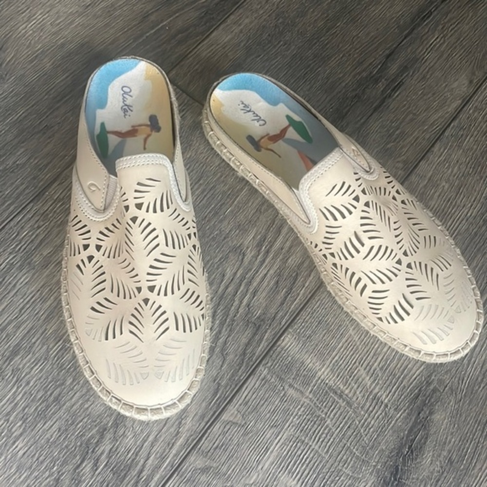 OluKai Women's Cream Espadrilles